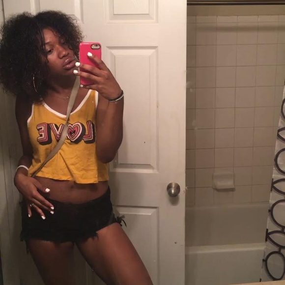 Meet your Posher, Ronnisha - Picture 1 of 1